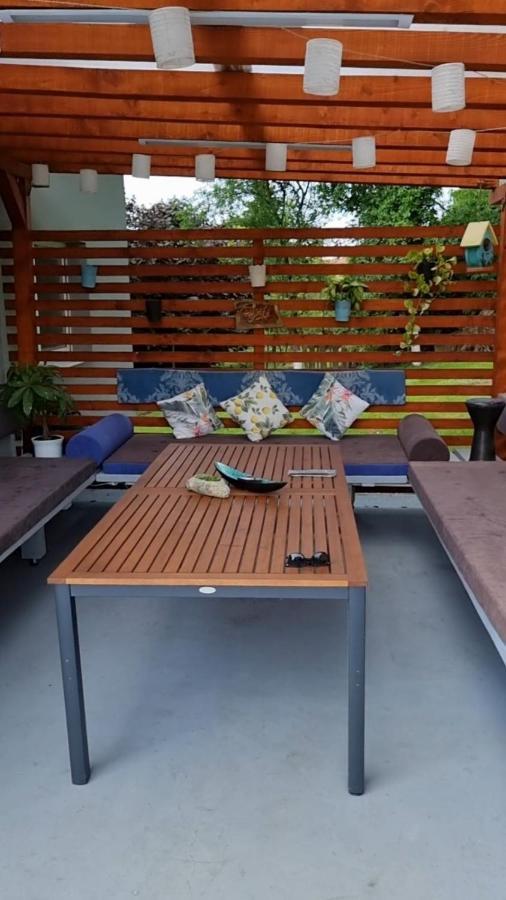 Apartmani Habibi Jalzabet Luaran gambar