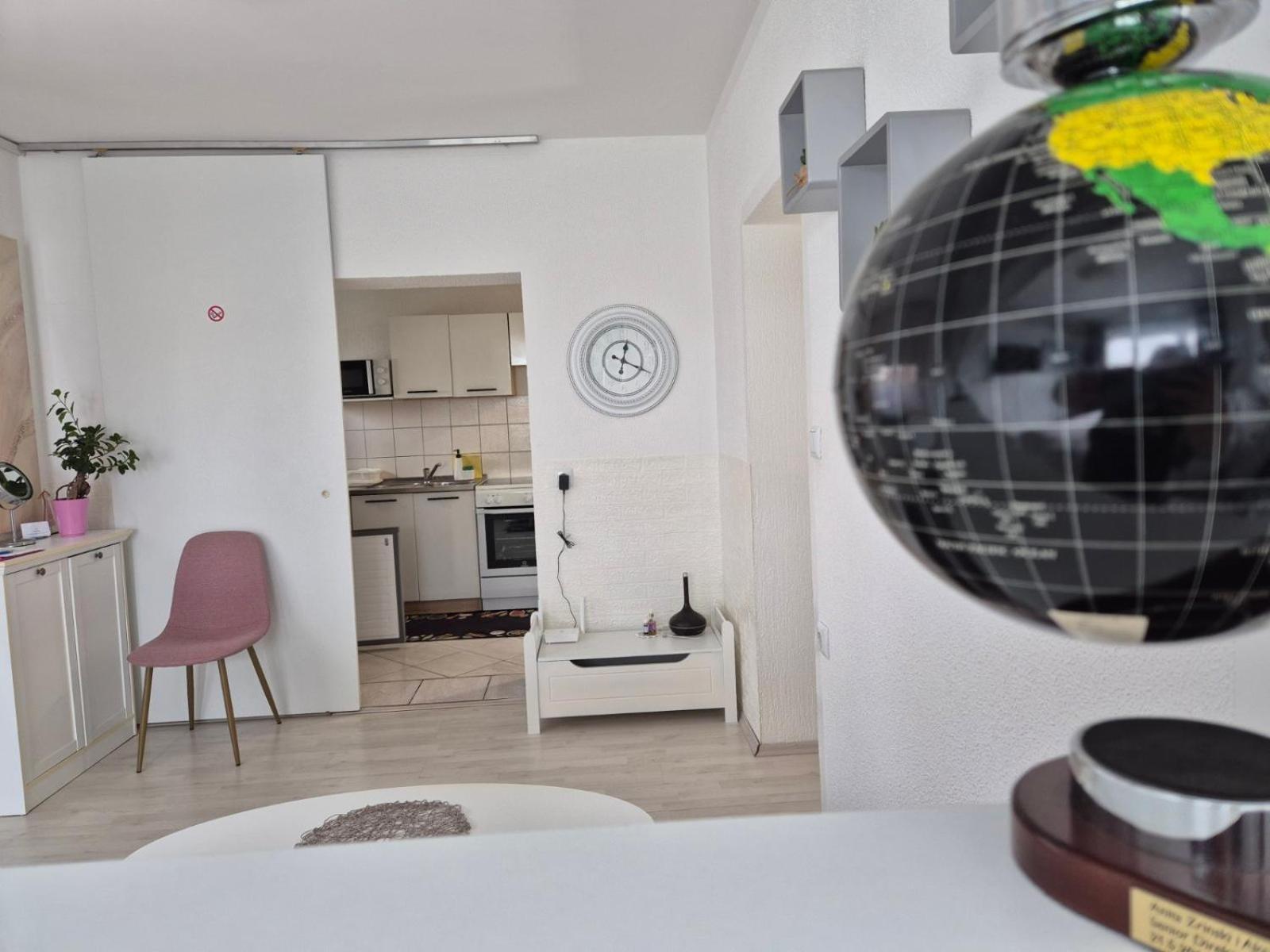 Apartmani Habibi Jalzabet Luaran gambar
